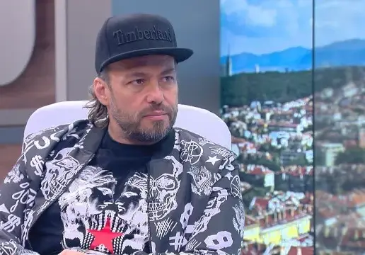 Енергото разкопа чисто новия тротоар на Люси Иларионов (Режисьорът и съседите му се бръкнали 12 бона за плочки, от ЧЕЗ ги разбили и захвърлили пред градинката)