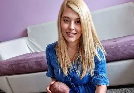 Ева Веселинова се радва на пълни памперси