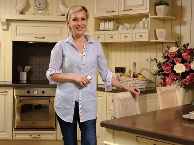 Гала си взе слугиня да й върши къщнара работа