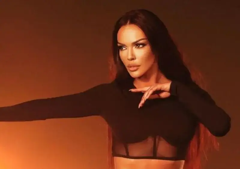 Галена се съблече за клипа на племенницата си (ВИДЕО)