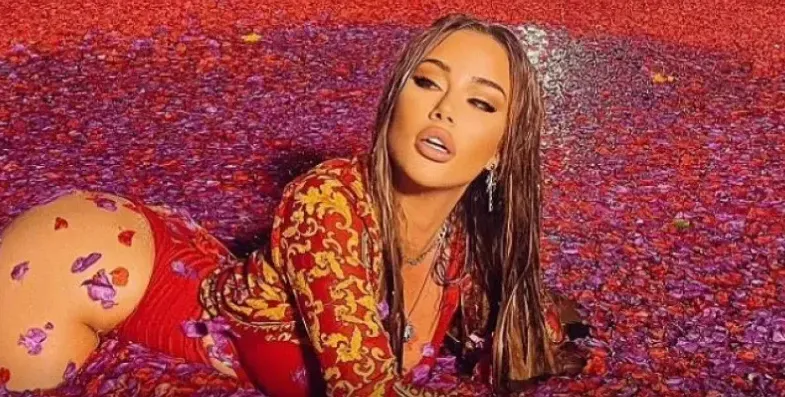 Гери-Никол се изръси 16 бона само за цветя