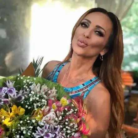 Глория отсвири чалгата за ЧРД, празнува с най-близките си и доверени хора (Снимки)