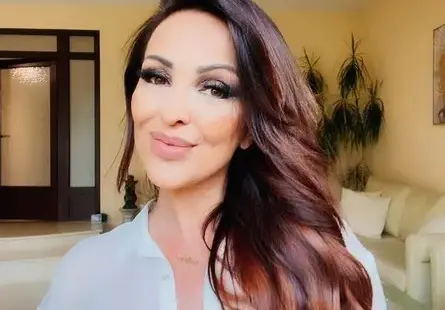 Глория си почива от внучката на СПА