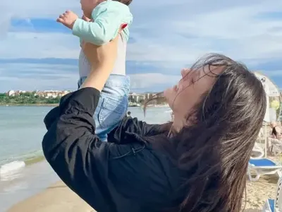 Глория заведе внучката на първо море