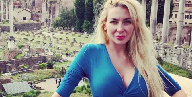 Хорър! Ужасно акне напъпли лицето на Антония Петрова (А какво стана с „безупречния й вид“? – ФОТО)