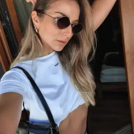 И Алекс Петканова жертва на онлайн измамници