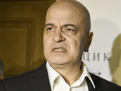 Жена работила със Слави сензационно: Няма такъв гад, кошмар е, крещи, чупи телефони в стените!