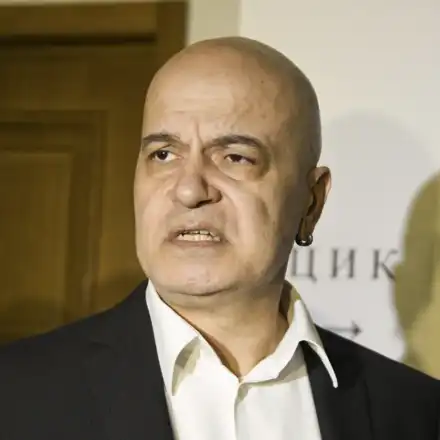 Жена работила със Слави сензационно: Няма такъв гад, кошмар е, крещи, чупи телефони в стените!