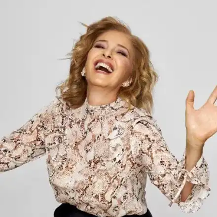 Катето Евро опъна бръчки на 64! (СНИМКИ преди и след)