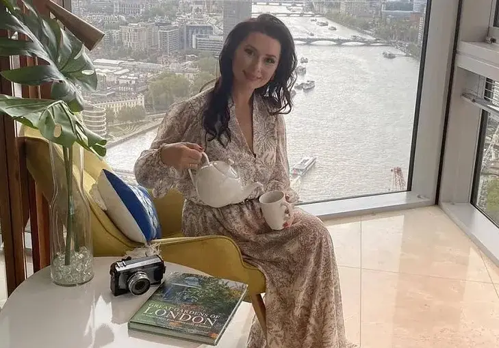 Кобилкина продава обувките си за 5 лева