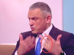 Коя е тайнствената муза зад стиховете на Юксел Кадриев?