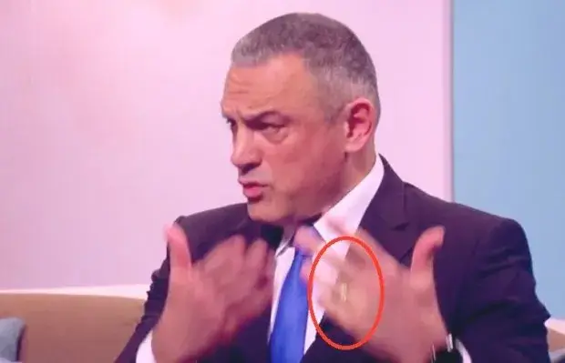 Коя е тайнствената муза зад стиховете на Юксел Кадриев?