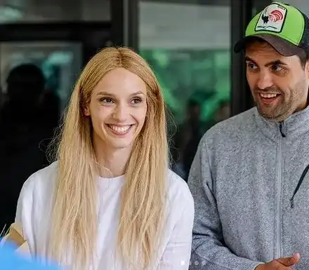 Луиза Григорова чукна 31, вече е с дълга руса коса