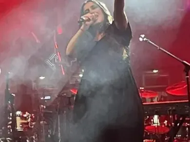 Мария Илиева с огромен корем на сцената,  а-ха да роди (Уникални снимки)