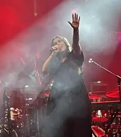 Мария Илиева с огромен корем на сцената,  а-ха да роди (Уникални снимки)