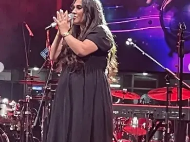 Мария Илиева с огромен корем на сцената,  а-ха да роди (Уникални снимки)