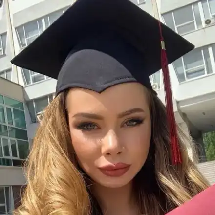 Мис София разпитва бандити! Красавицата се дипломира успешно