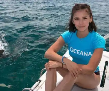 Нина Добрев и Лео ди Каприо спасяват акули (Родната актриса продуцира филм за хищниците)