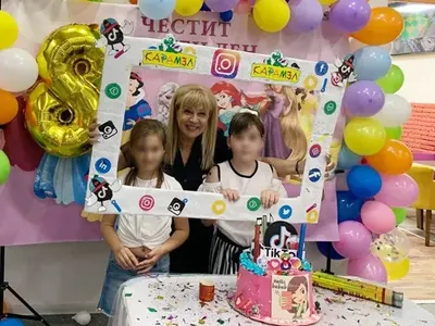 Осиновената дъщеря на фолкпевицата Тони Дачева става певица!