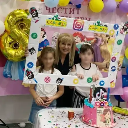 Осиновената дъщеря на фолкпевицата Тони Дачева става певица!