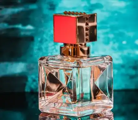 Парфюми и парфюмни комплекти – най-добрата комбинация за изтънчена и запомняща се визия