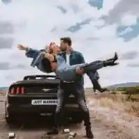 Поли Генова с тайна сватба