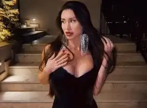 Санта Китана се пече на Миконос