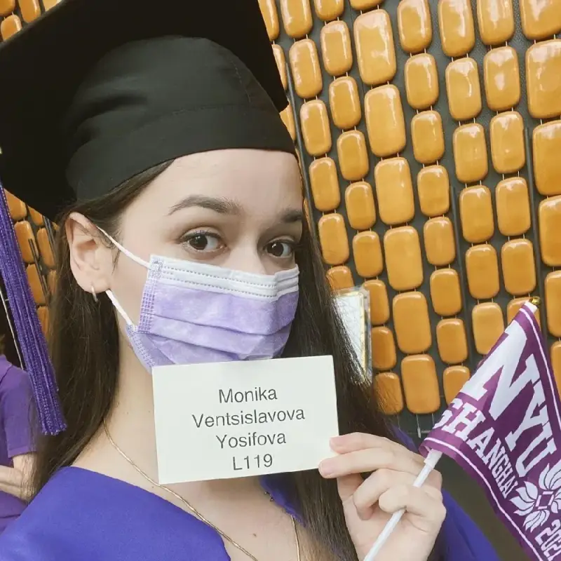 Сергей Станишев дипломира щерката в Шанхай (Ексклузивни снимки)