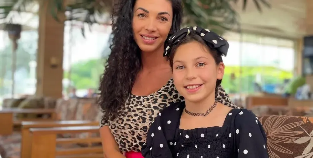 Щерката на Биляна Йотовска се събужда с коремни преси