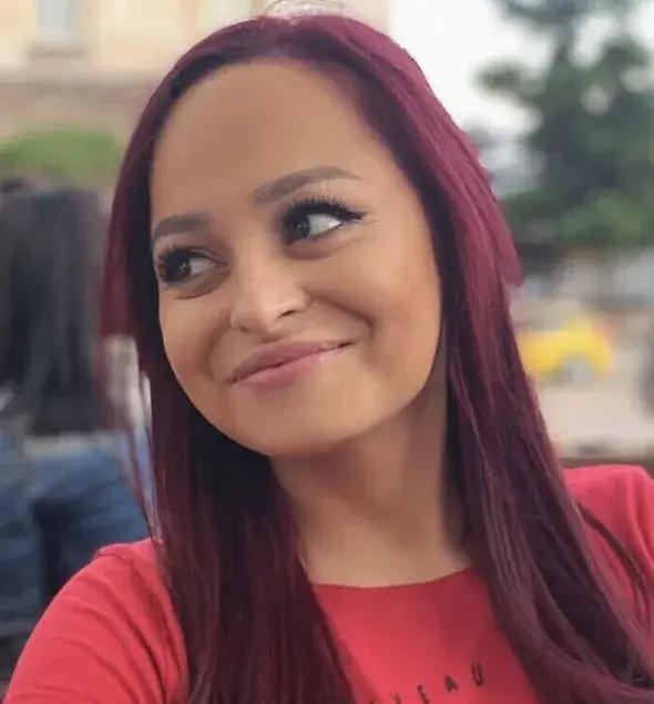 Щерката на Доган работи като гримьор в Пътят на честта