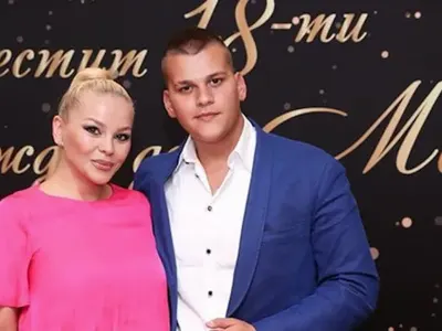 Синът на Десислава с ново гадже