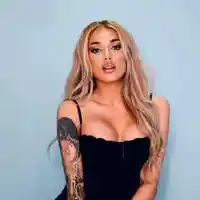 След силикона Диона с договор! (Вижте с коя музикална компания)