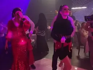 Софка и Преслава въртят мазни кючеци на бала на Лоренцо