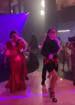 Софка и Преслава въртят мазни кючеци на бала на Лоренцо