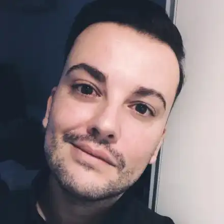 Стефан Илчев се наблъска с хиалурон