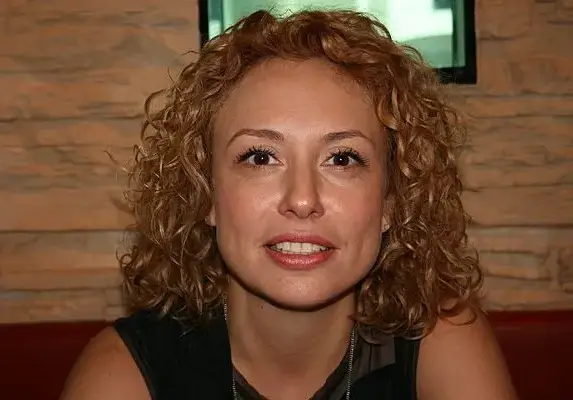 Стефания Колева  се е омъжвала и  в черно, и в бяло