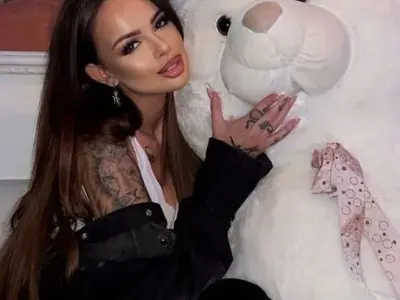 Сузанита запозна своя „мечо“ с котката си! (ФОТО)