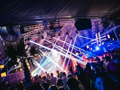 Световни таланти откриха официално Bedroom beach