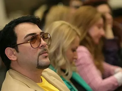 Устата се размина със скъсан клепач след зверска катастрофа