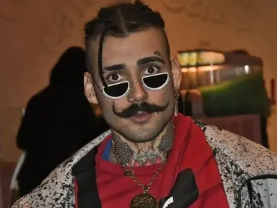 Венци Венц вдига палат над Железница