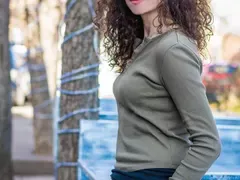 Александра Кръстева, сестрата на Нети, слиза от екран, за да роди