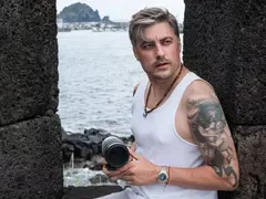 Карамазов  се пребори за  „Сървайвър”