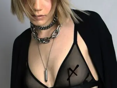 „Златното момиче“ Ели Бинева с провокативна фотосесия! (ФОТО в галерията)