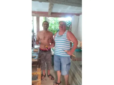 Звездите станаха комшии: Река дели къщите на Фънки и Коцето, Венци Мартинов чисти двора на Фицата…