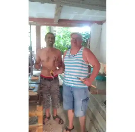 Звездите станаха комшии: Река дели къщите на Фънки и Коцето, Венци Мартинов чисти двора на Фицата…