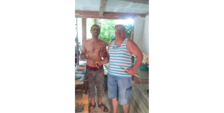 Звездите станаха комшии: Река дели къщите на Фънки и Коцето, Венци Мартинов чисти двора на Фицата…