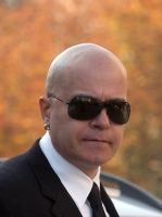 Слави продава военно поделение в родното си село