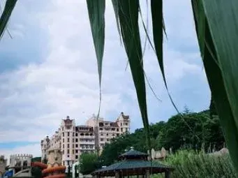 Ася Капчикова за първи път на море с близнаците! (СНИМКИ)