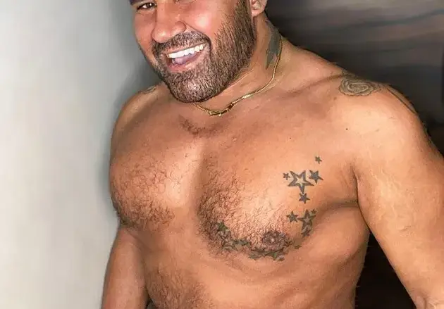 Азис срази с признания в интимно интервю: Не харесва мускулести, а пълни и космати мъже