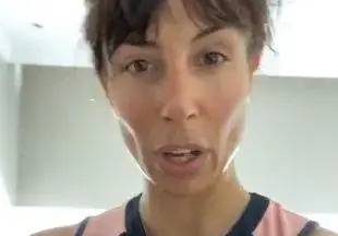 Бардърката Зара заприлича на мъж